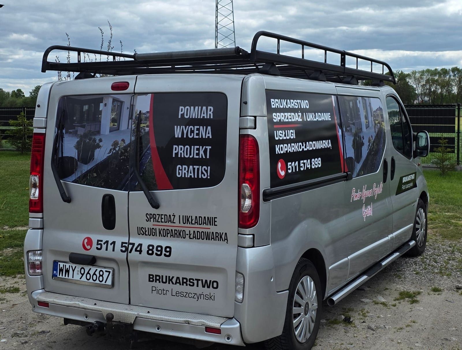 Oklejenie Renault Trafic – usługi brukarskie