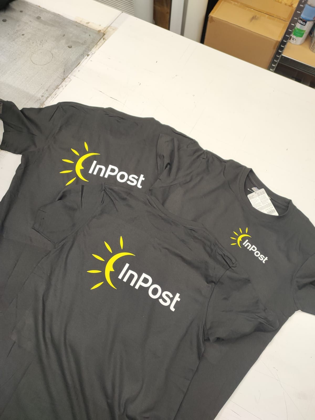 Koszulki – InPost – zdjęcie 1 z 1