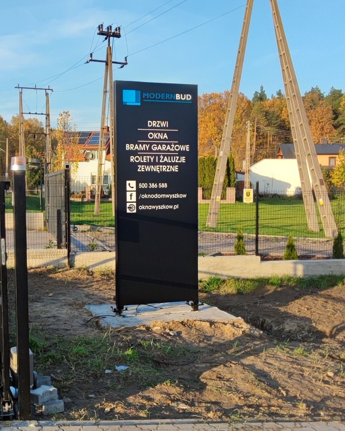 Pylon reklamowy – Modern Bud