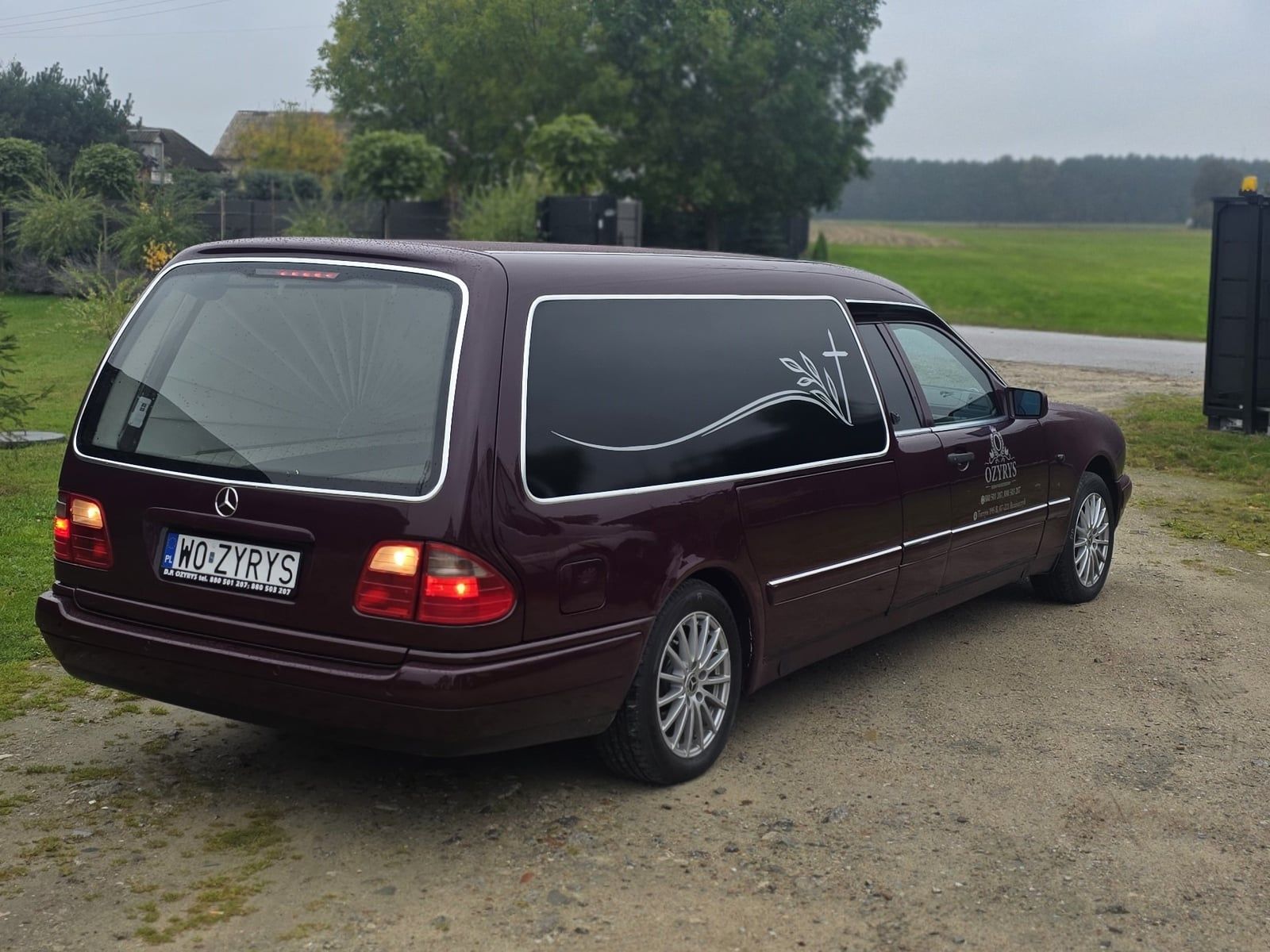 Karawan Ozyrys – zdjęcie 1 z 2