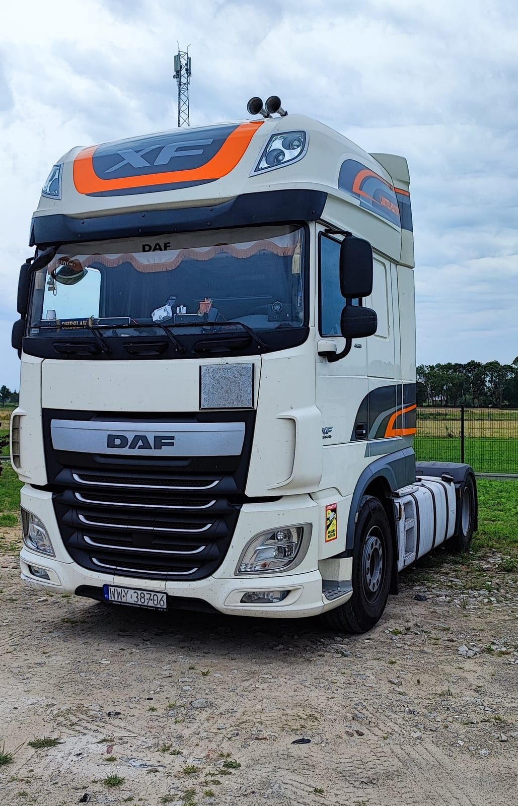 Oklejenie ciągnika DAF XF – zdjęcie 1 z 2