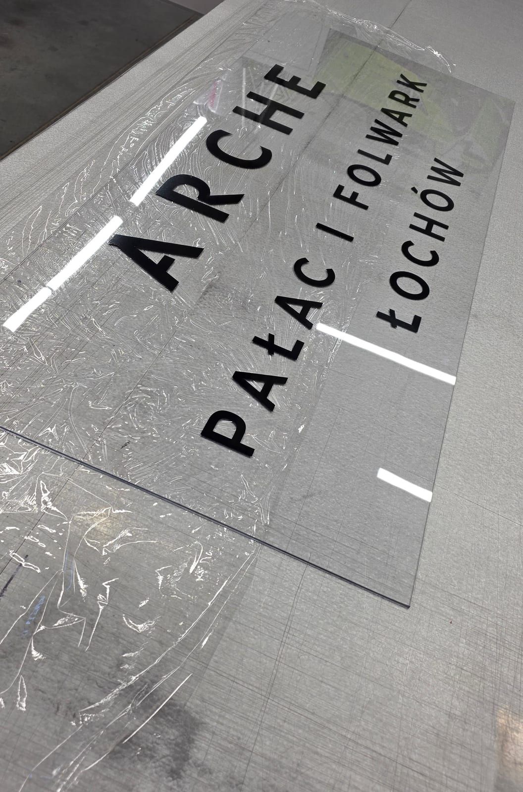 Tablica – Arche Pałac i Folwark Łochów