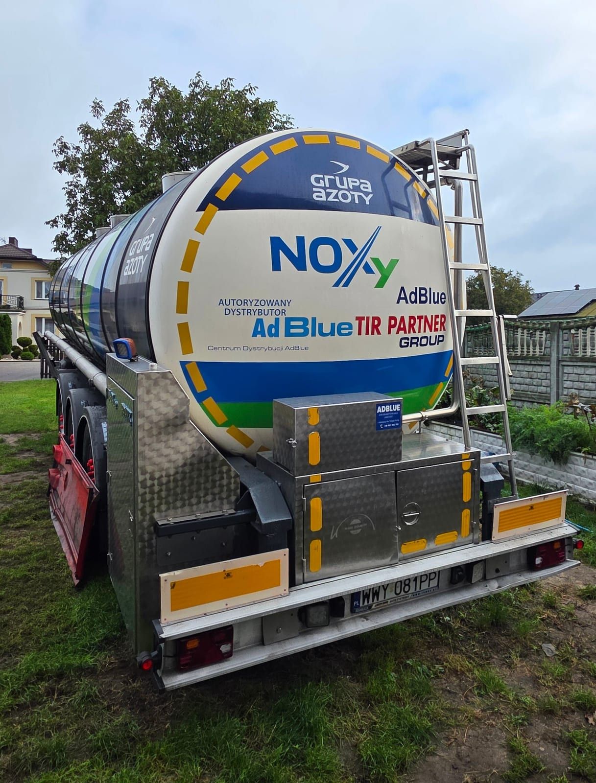 Oklejenie cysterny – NOXy AdBlue TIR Partner