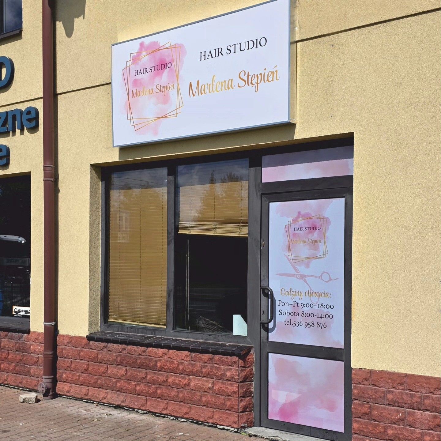 Szyld i drzwi Hair Studio Marlena Stępień