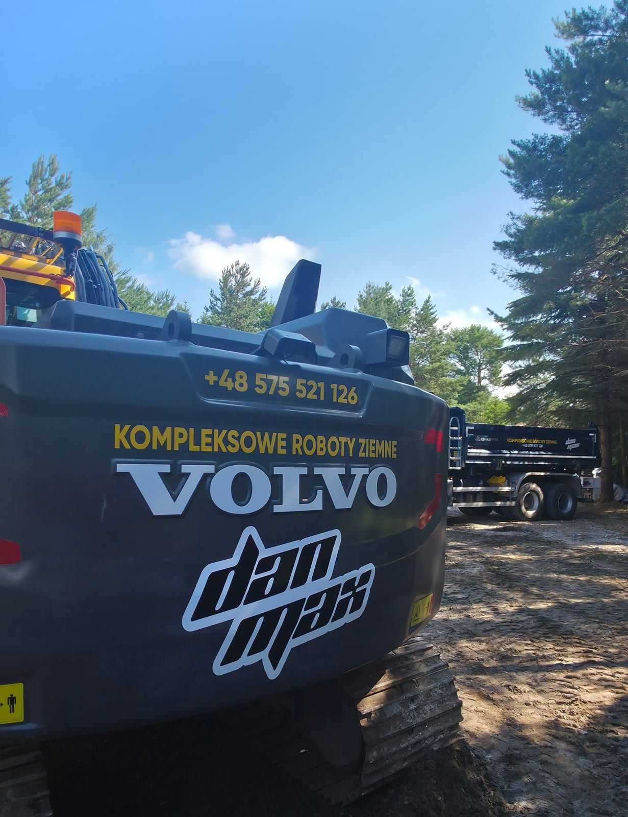 Oklejenie DAF-a i koparki Volvo dla Dan Max – zdjęcie 2 z 6