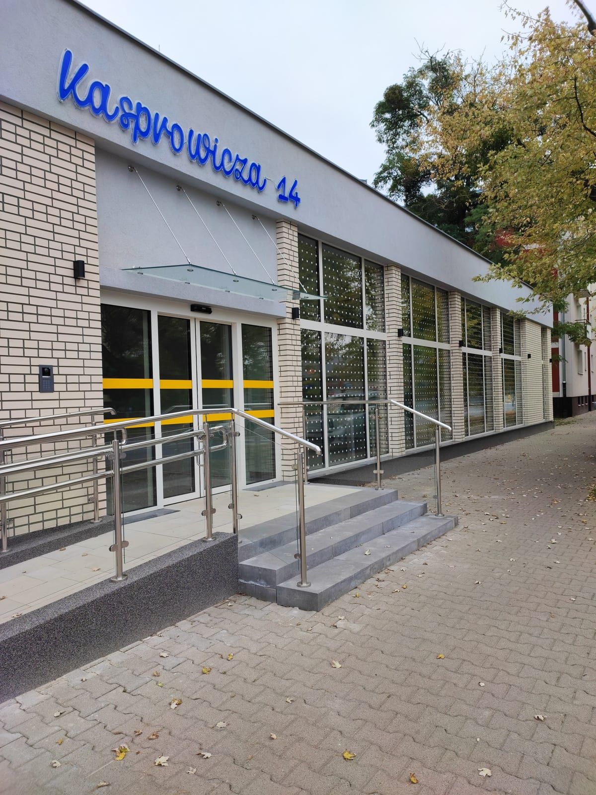Witryny, drzwi i przeszklenia – zdjęcie 3 z 9