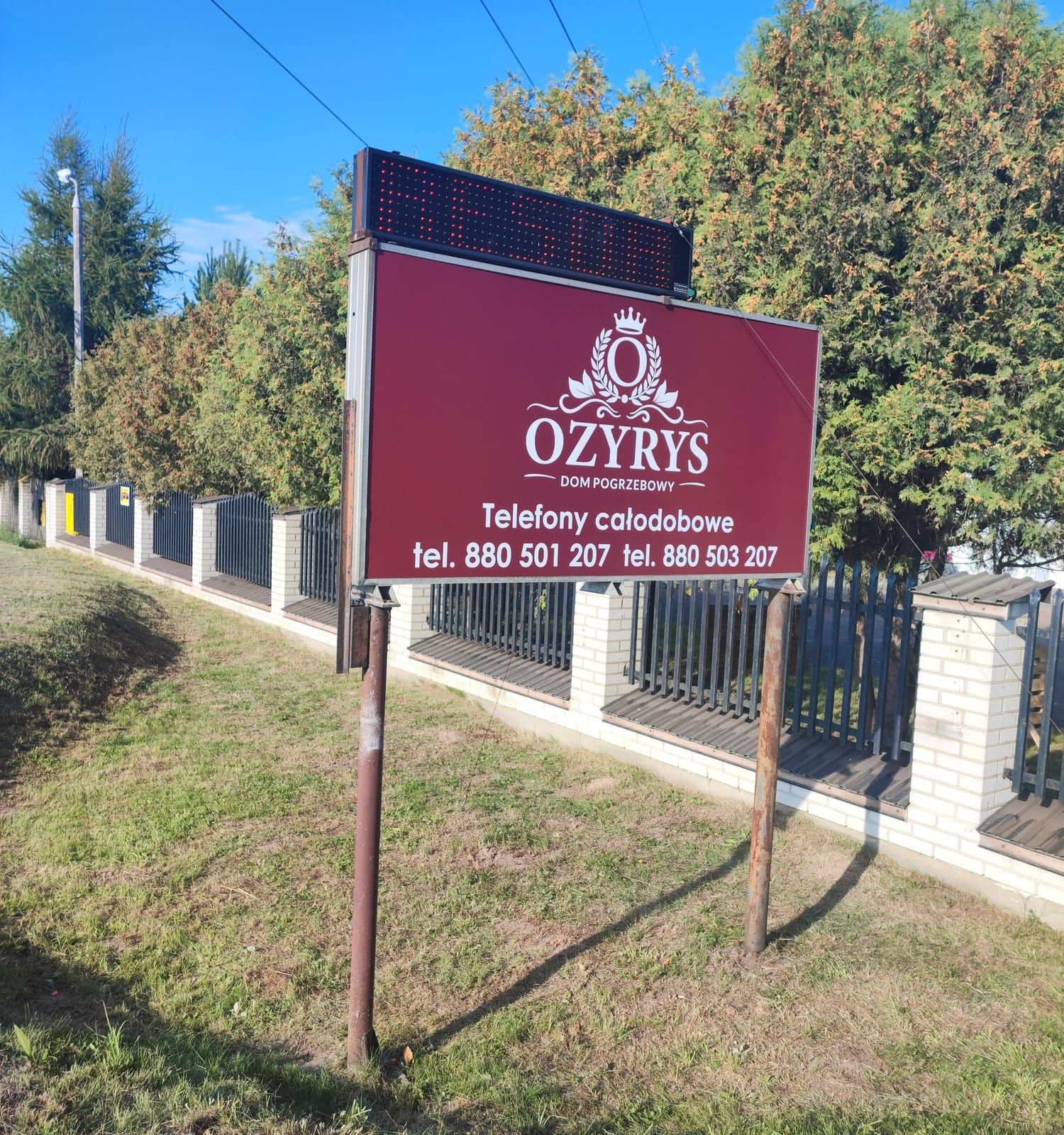 Oznakowanie domu pogrzebowego Ozyrys – zdjęcie 6 z 6
